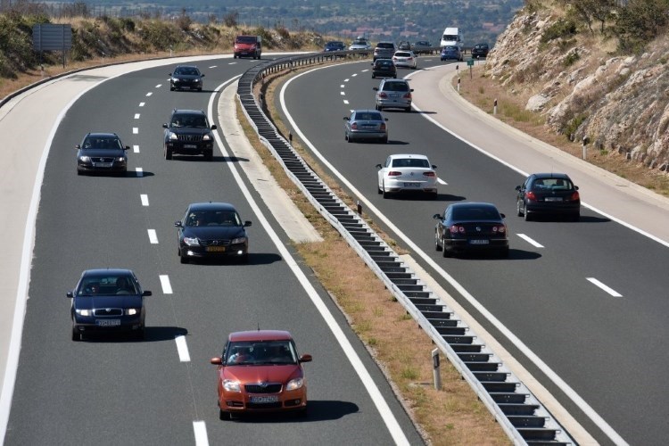 Očekuje se pojačan promet za vikend, vozači pripazite