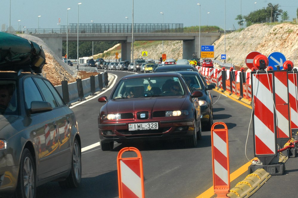 Za vikend se očekuje pojačan promet, vozači pripazite
