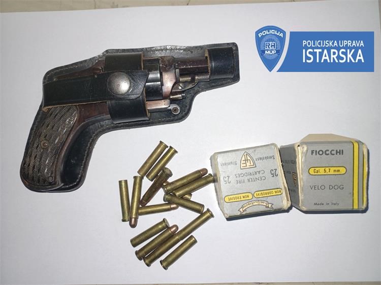 Policijska uprava istarska i nadalje poziva građane da predaju oružje bez sankcija