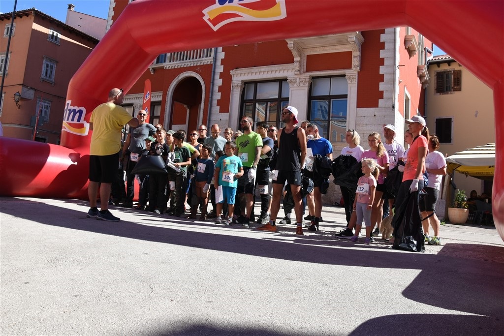 U plogging utrci u Vodnjanu trkači prikupili  više od 150 kg sitnog otpada