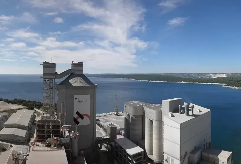 Holcim se odazvao pozivu za oporabu manjeg dijela neopasnog otpada iz Gospića