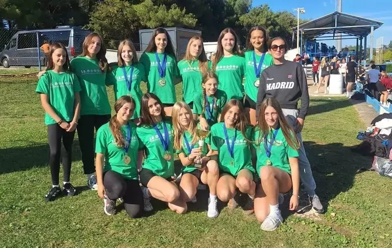 Učenice Osnovne škole `Ivo Lola Ribar` ekipne prvakinje Istarske županije u atletici