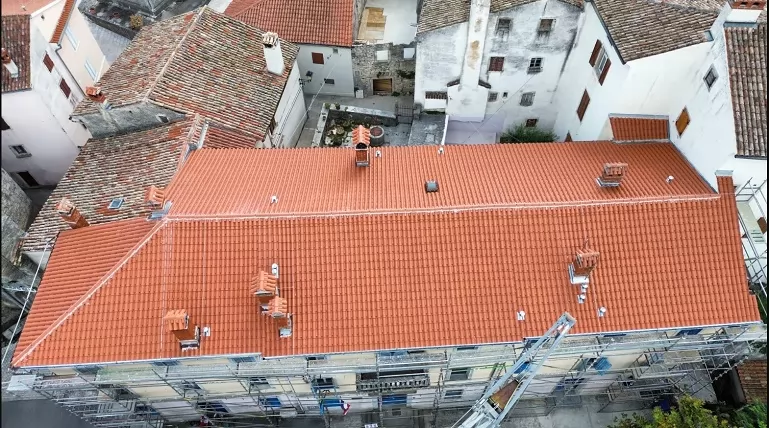 Uspješno saniran krov zgrade Područne škole u Pićnu