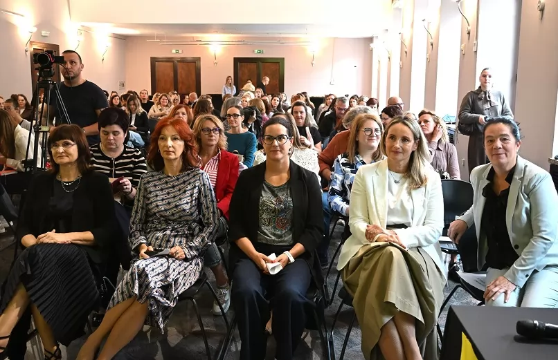 Više od 120 sudionika iz osnovnih i srednjih škola Istarske županije na stručnom skupu „ISTRAžimo mentalno zdravlje djece i mladih“