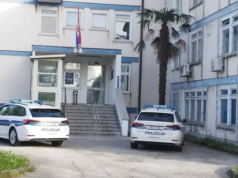 Odgovor PU istarske: Disciplinski postupak protiv policajaca još traje, provjeravaju se i navodi s društvenih mreža