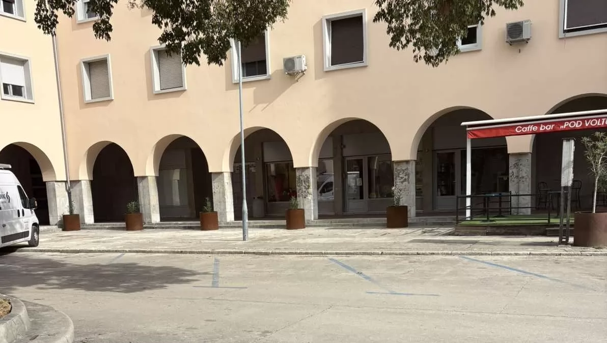 Žardinjere uljepšale Trg labinskih rudara