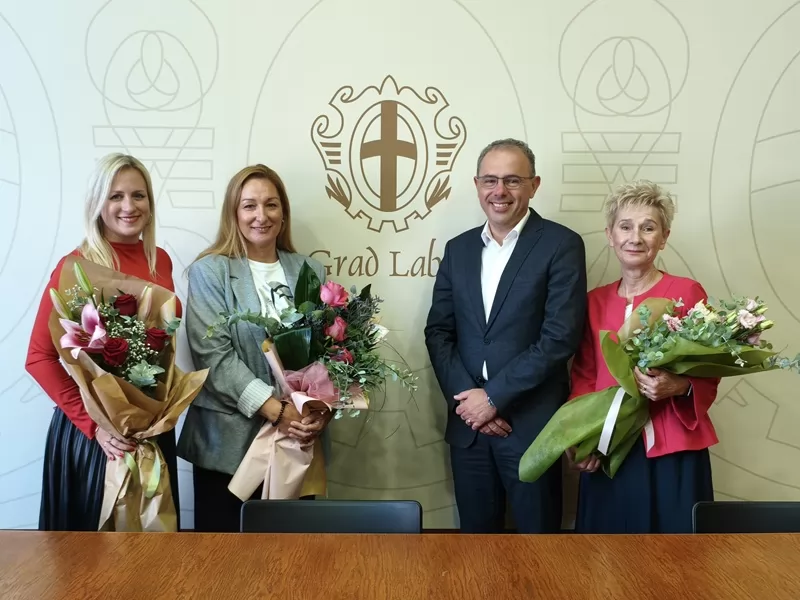 Tri nagrađene profesorice iz Srednje škole Mate Blažine na prijmu kod gradonačelnika: `Najveća vrijednost škole su ljudi`