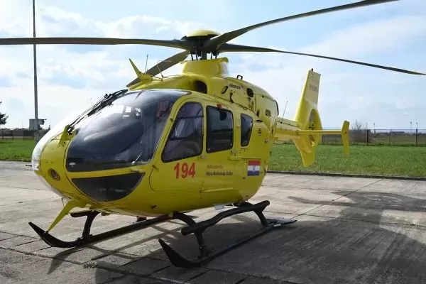 Djevojčica zaglavila pod vodom u rabačkom bazenu, prevezena helikopterom u bolnicu