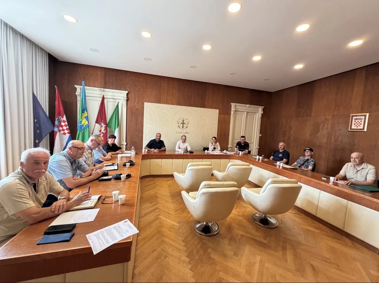 Održan sastanak s predstavnicima braniteljskih udruga i posjet Spomen sobi Kluba 119. brigade HV u Puli