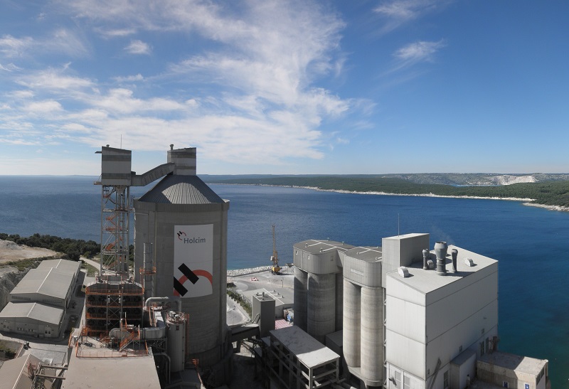 Holcim zaustavlja trenutnu Studiju utjecaja na okoliš i nastavak realizacije projekta KOdeCO net zero usklađuje s izmjenom prostornog plana Općine Raša