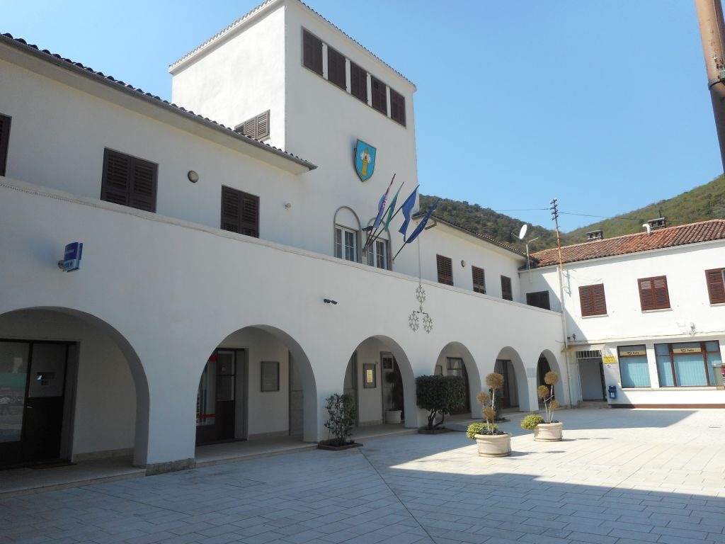 Raspisan natječaj za dodjelu stipendija učenicima srednjih škola i studentima Općine Raša