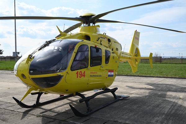 Djevojčica zaglavila pod vodom u rabačkom bazenu, prevezena helikopterom u bolnicu