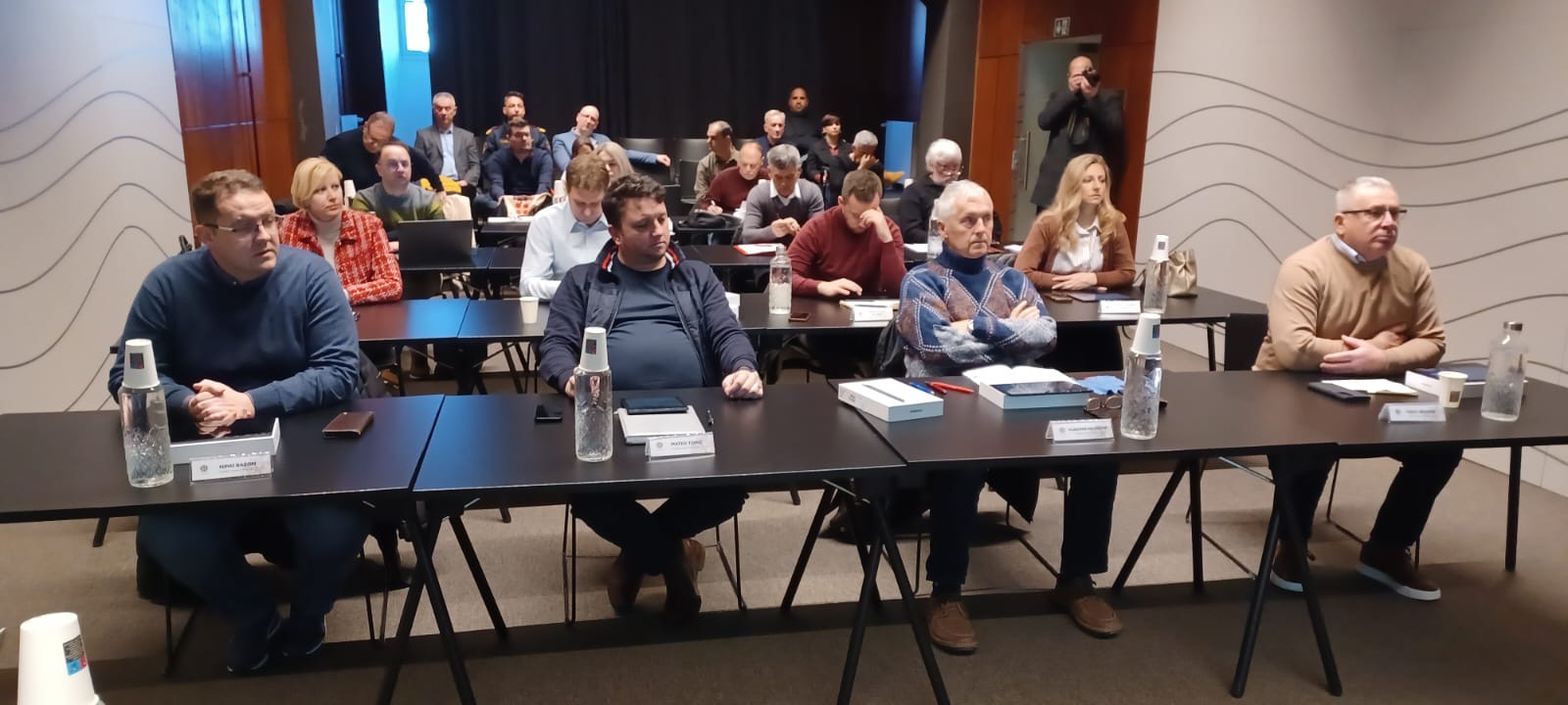 77a99d2b-8a15-4ca8-ae2b-5e3a0bf5f381