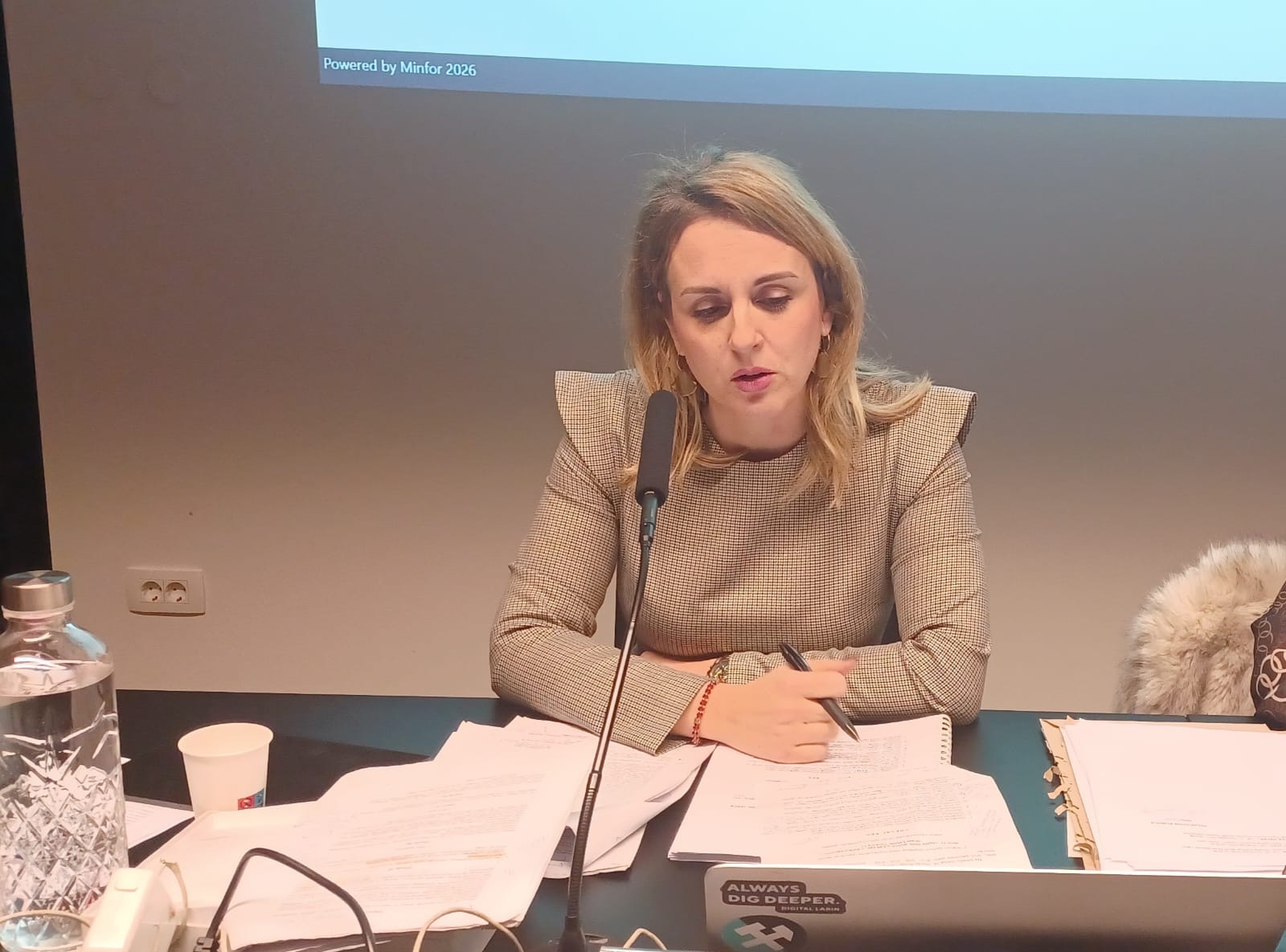 7d035a43-d7ac-4dae-b26c-fa80b0efb0f1